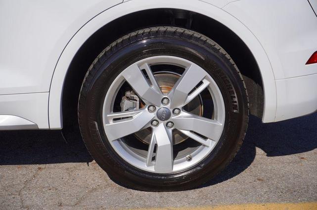 Photo of 2019 Ibis White Audi Q5