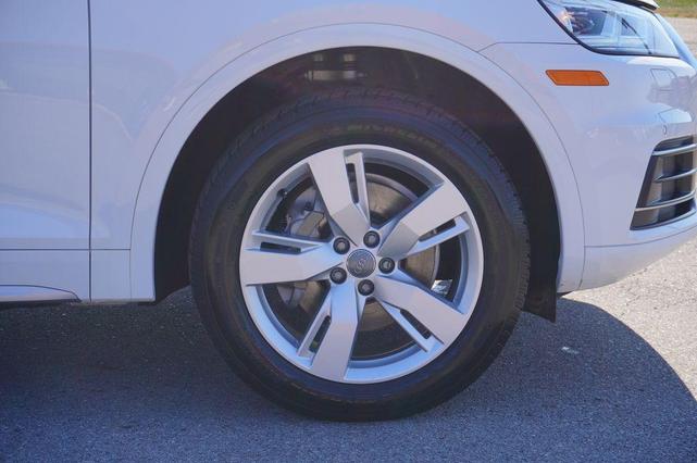 Photo of 2019 Ibis White Audi Q5