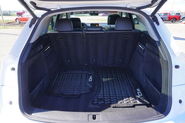 Photo of 2019 Ibis White Audi Q5