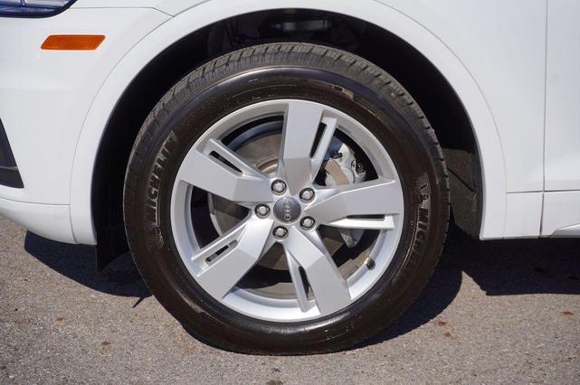 Photo of 2019 Ibis White Audi Q5