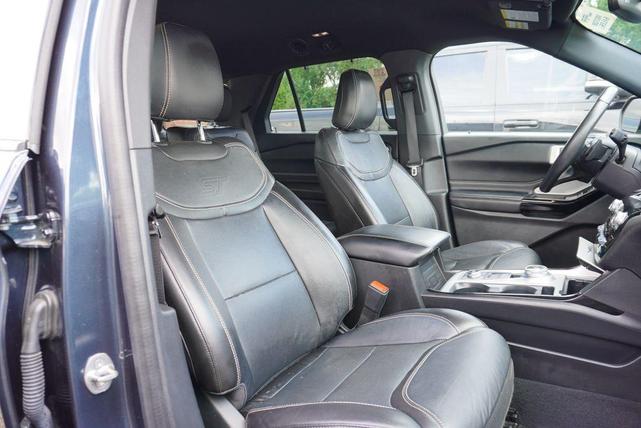 Photo of 2022 Stone Blue Metallic Ford Explorer