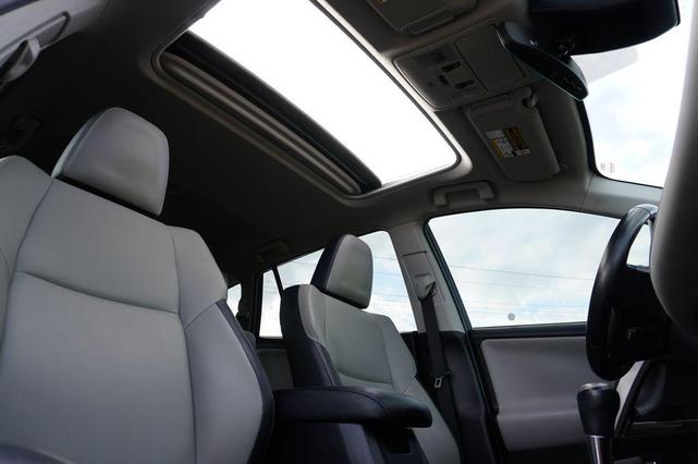 Photo of 2017 Galactic Aqua Toyota RAV4