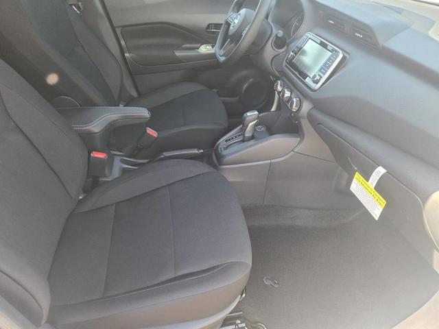 Photo of 2025 QM1 Fresh Powd Nissan Kicks