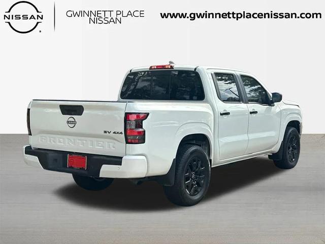 Photo of 2022 Glacier White Nissan Frontier
