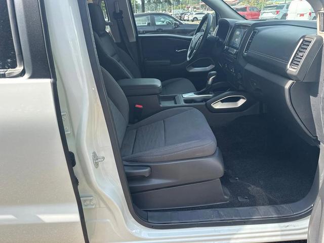 Photo of 2022 Glacier White Nissan Frontier