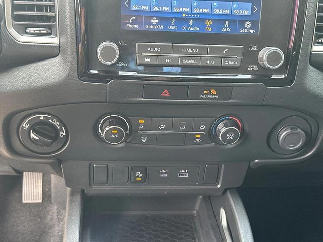 Photo of 2022 Glacier White Nissan Frontier