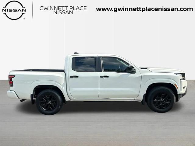 Photo of 2022 Glacier White Nissan Frontier