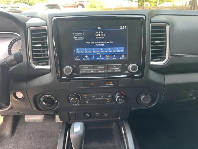 Photo of 2022 Glacier White Nissan Frontier