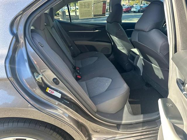 Photo of 2018 Predawn Gray Mica Toyota Camry