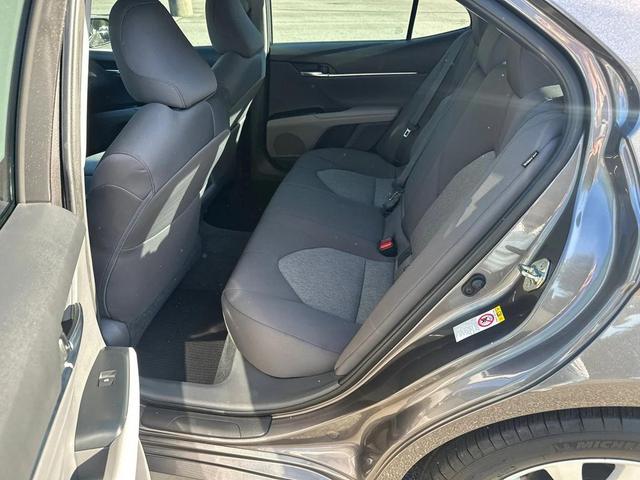 Photo of 2018 Predawn Gray Mica Toyota Camry