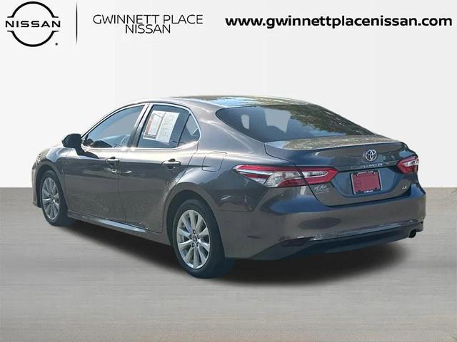 Photo of 2018 Predawn Gray Mica Toyota Camry