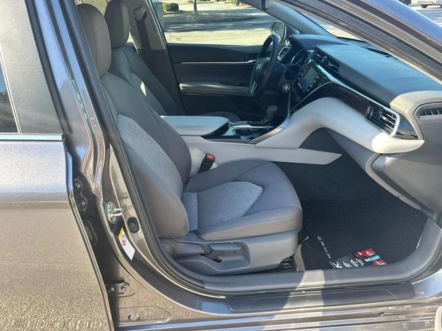 Photo of 2018 Predawn Gray Mica Toyota Camry