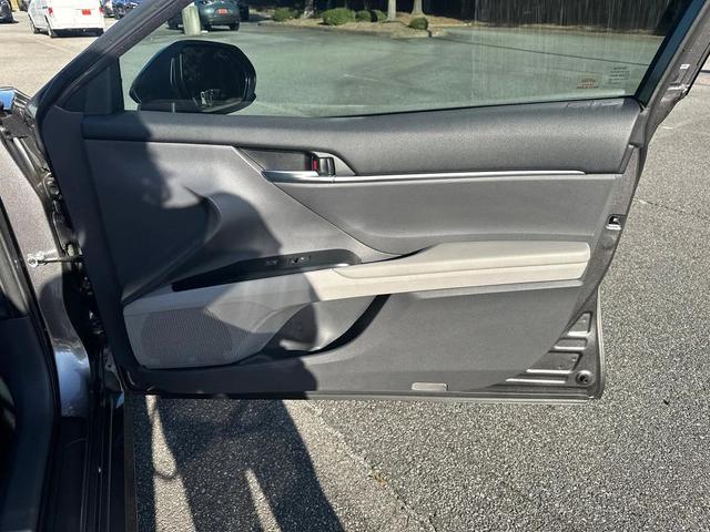 Photo of 2018 Predawn Gray Mica Toyota Camry