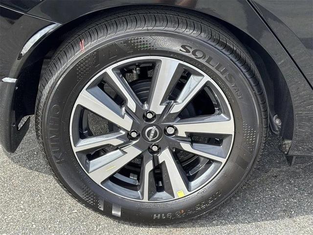 Photo of 2025 KH3 Super Blac Nissan Versa