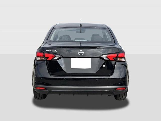 Photo of 2025 KH3 Super Blac Nissan Versa