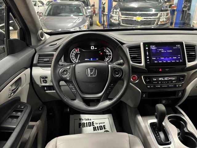 Photo of 2016 Black Honda Pilot