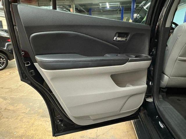 Photo of 2016 Black Honda Pilot