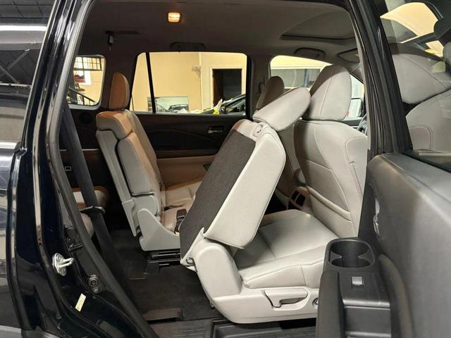 Photo of 2016 Black Honda Pilot