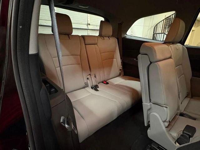 Photo of 2016 Black Honda Pilot