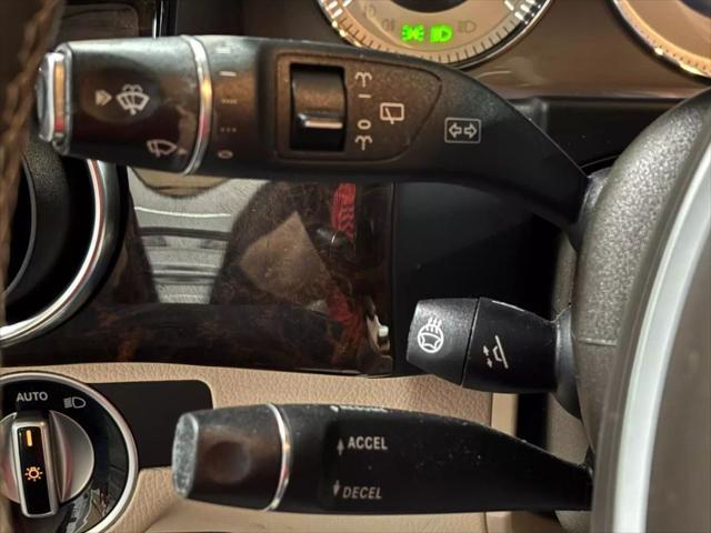 Photo of 2015 White Mercedes-Benz GLK-Class