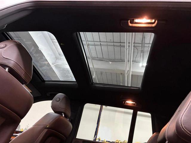 Photo of 2017 White Mercedes-Benz GLS 450