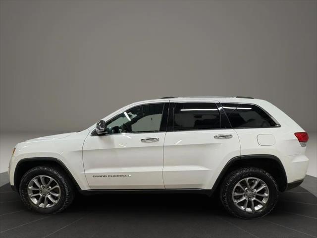 Photo of 2015 White Jeep Grand Cherokee