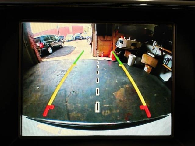 Photo of 2015 White Jeep Grand Cherokee