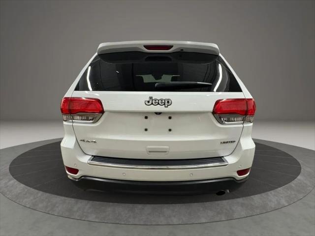 Photo of 2015 White Jeep Grand Cherokee