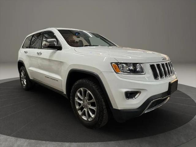 Photo of 2015 White Jeep Grand Cherokee