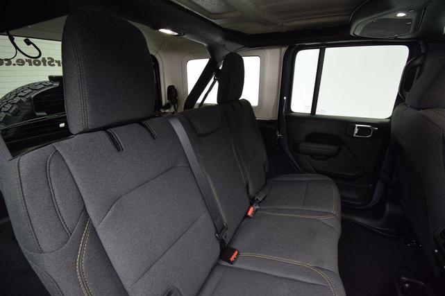 Photo of 2025 Anvil Clearcoat Jeep Wrangler