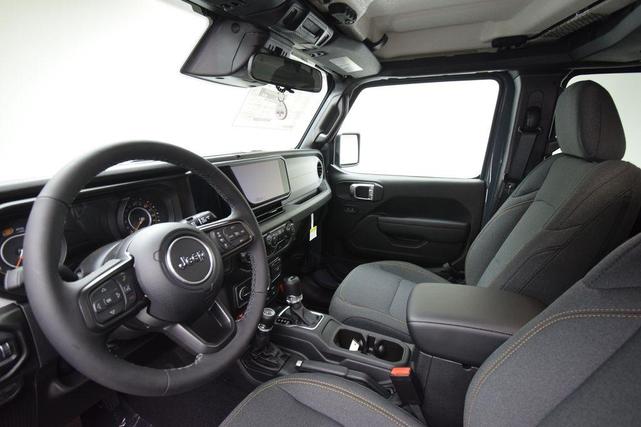 Photo of 2025 Anvil Clearcoat Jeep Wrangler