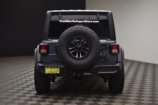 Photo of 2025 Anvil Clearcoat Jeep Wrangler