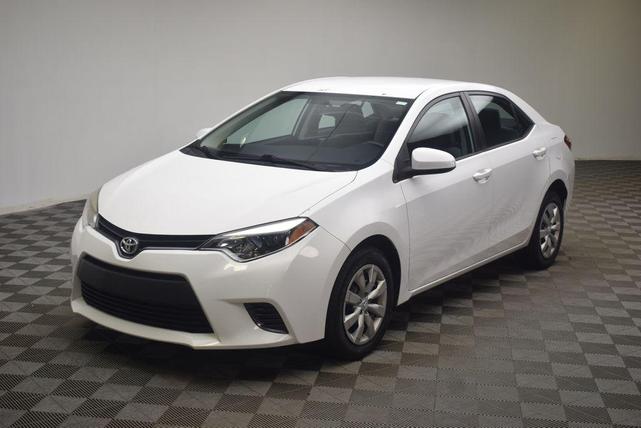 Photo of 2016 Super White Toyota Corolla