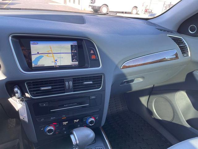 Photo of 2017 Utopia Blue Metallic Audi Q5