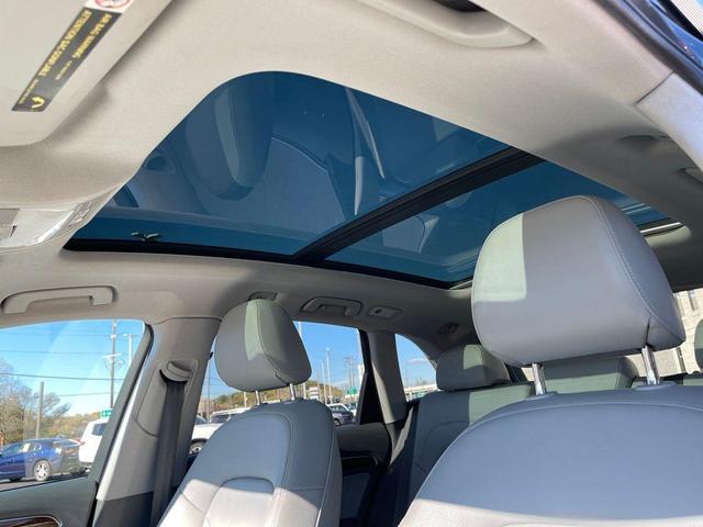 Photo of 2017 Utopia Blue Metallic Audi Q5