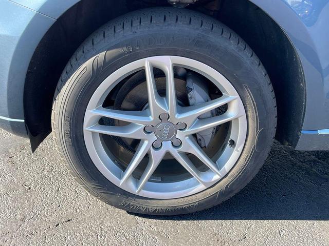 Photo of 2017 Utopia Blue Metallic Audi Q5