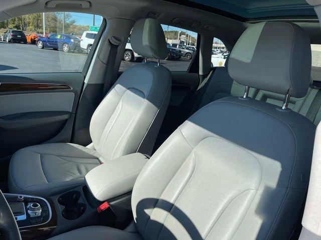 Photo of 2017 Utopia Blue Metallic Audi Q5