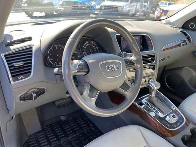 Photo of 2017 Utopia Blue Metallic Audi Q5