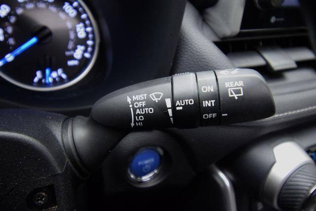 Photo of 2022 White Toyota RAV4 Hybrid