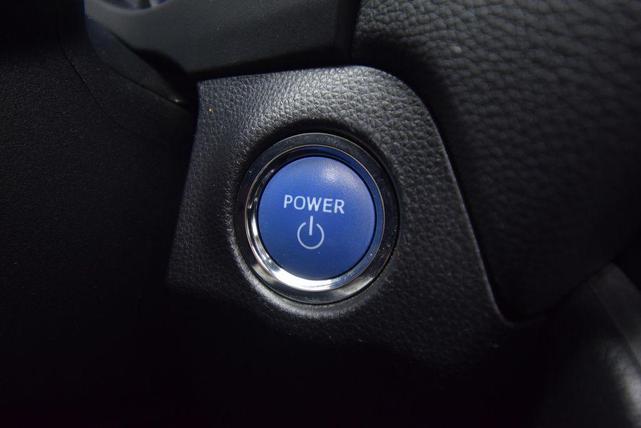Photo of 2022 White Toyota RAV4 Hybrid