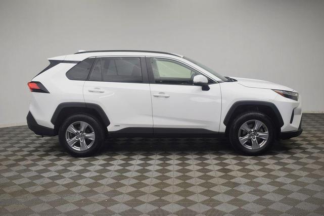 Photo of 2022 White Toyota RAV4 Hybrid