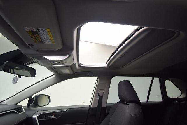 Photo of 2022 White Toyota RAV4 Hybrid