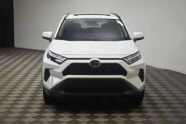 Photo of 2022 White Toyota RAV4 Hybrid