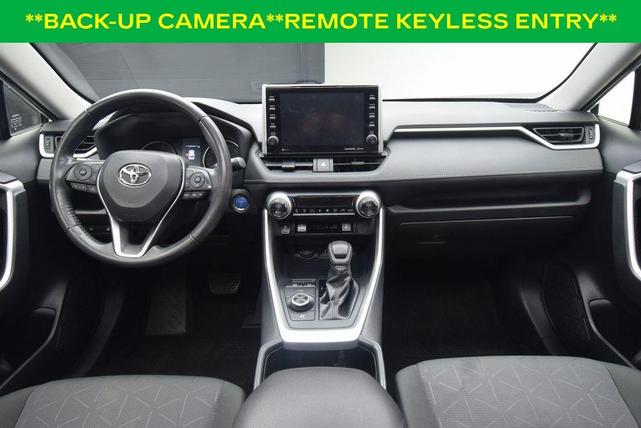 Photo of 2022 White Toyota RAV4 Hybrid