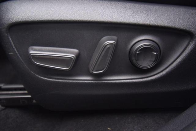Photo of 2022 White Toyota RAV4 Hybrid