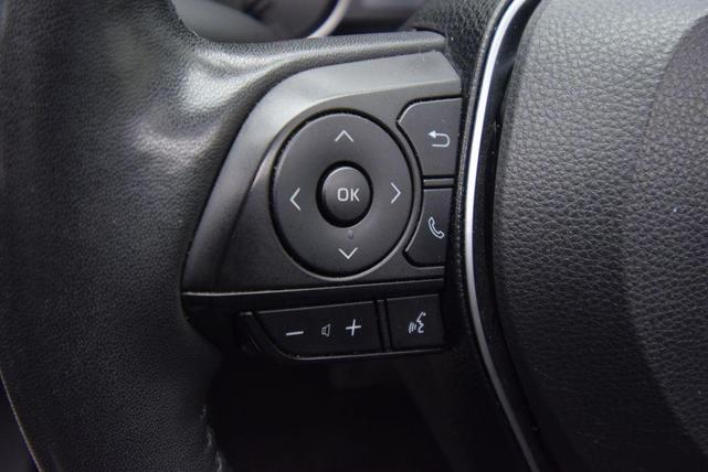 Photo of 2022 White Toyota RAV4 Hybrid