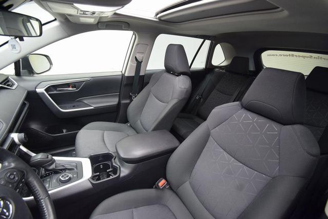 Photo of 2022 White Toyota RAV4 Hybrid