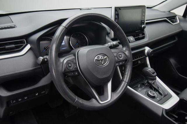 Photo of 2022 White Toyota RAV4 Hybrid
