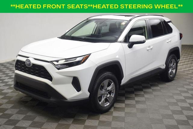 Photo of 2022 White Toyota RAV4 Hybrid
