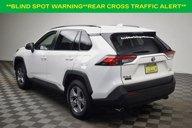Photo of 2022 White Toyota RAV4 Hybrid